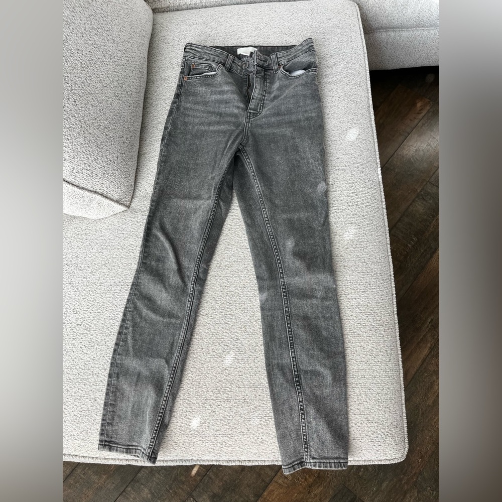 Black denim jeans from H&M, size 6! Fits like a 25 or a 2 though…